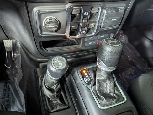 Used 2021 Jeep Wrangler Unlimited Sport AWD/4WD image 22