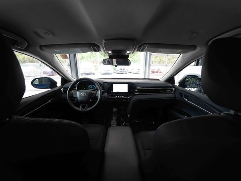 Used 2025 Toyota Camry LE FWD image 19