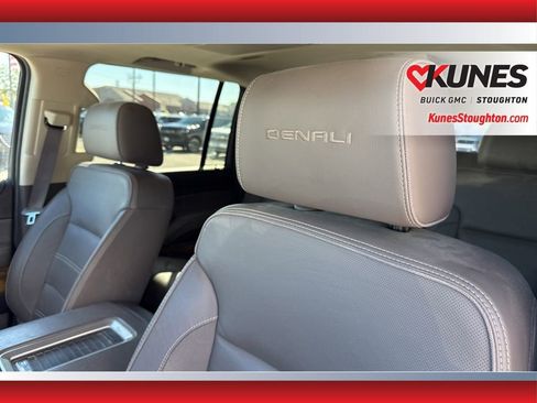 Used 2017 GMC Yukon XL Denali w/ Open Road Package image 20