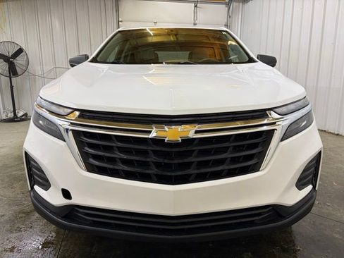 Used 2022 Chevrolet Equinox LS w/ LS Convenience Package image 2