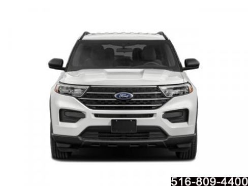 Used 2022 Ford Explorer XLT w/ Equipment Group 202A image 5