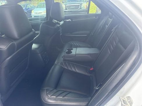 Used 2023 Chrysler 300 C RWD image 17