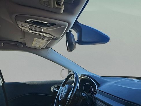 Used 2020 Jeep Compass Latitude image 28