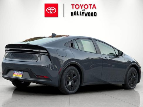 New 2026 Toyota Prius Plug-In Hybrid image 4