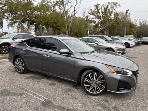 Used 2023 Nissan Altima 2.5 SL image 6