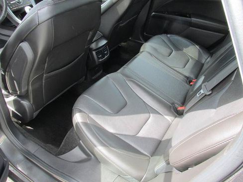 Used 2016 Ford Fusion Titanium FWD image 9