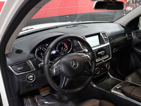 Used 2016 Mercedes-Benz GL 450 4MATIC w/ Premium I Package image 37