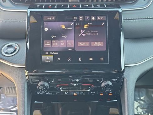 New 2025 Jeep Grand Cherokee Altitude image 18