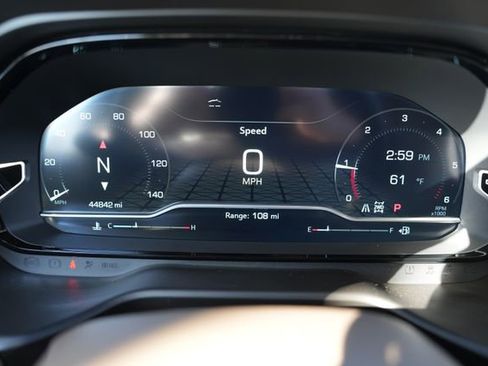 Used 2023 GMC Yukon XL Denali image 31