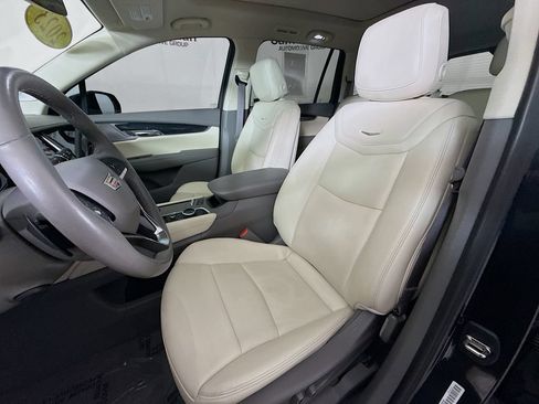 Used 2023 Cadillac XT6 Premium Luxury FWD image 22