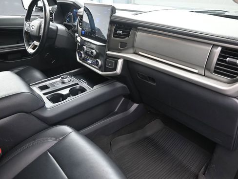 Used 2024 Ford Expedition XLT RWD image 43