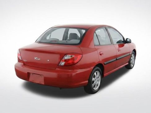 Used 2001 Kia Rio Sedan FWD image 3