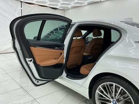 Used 2018 BMW 530e RWD image 22