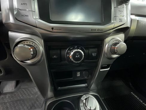 Used 2018 Toyota 4Runner SR5 Premium AWD/4WD image 18