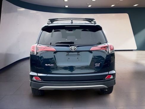 Used 2018 Toyota RAV4 XLE AWD/4WD image 4