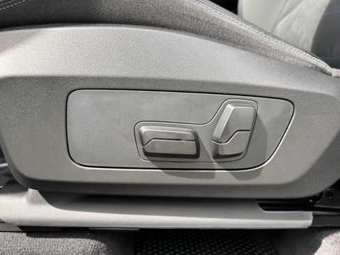 Used 2025 BMW X1 xDrive28i w/ Premium Package image 26