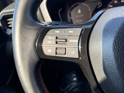 Used 2025 Honda Pilot Sport image 22