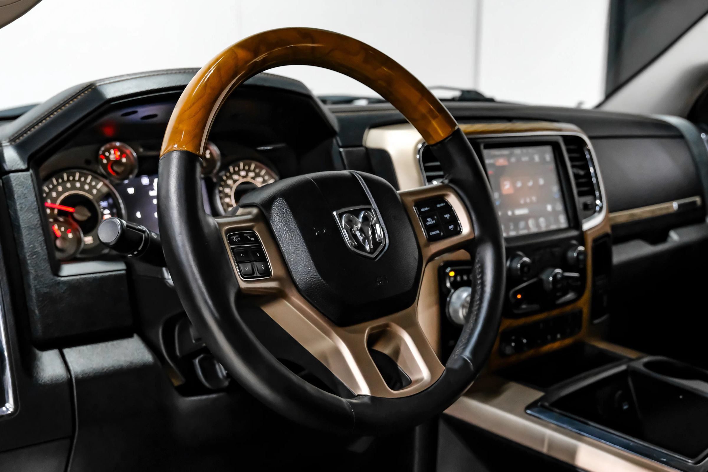 Used 2014 RAM 1500 Laramie Longhorn w/ Convenience Group AWD/4WD image 23