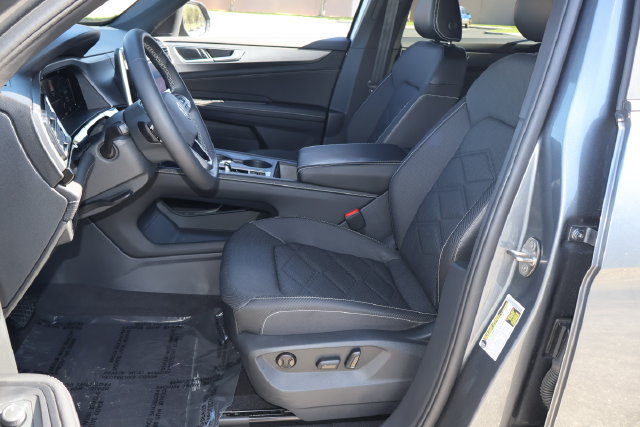 Certified 2024 Volkswagen Atlas Cross Sport SE FWD image 13