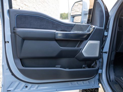 Used 2025 Ford F450 Platinum image 34