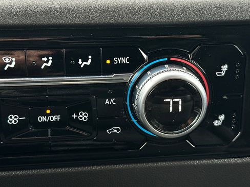 Used 2022 GMC Sierra 1500 Elevation image 28