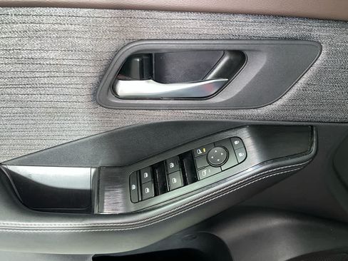 Used 2023 Nissan Rogue SV AWD/4WD image 13