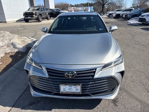 Used 2022 Toyota Avalon Limited w/ Advanced Safety Package image 4