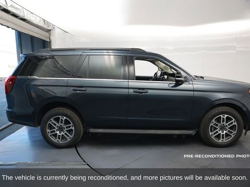 Used 2025 Ford Expedition Active image 8