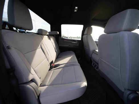 Used 2024 Chevrolet Silverado 1500 LT w/ Z71 Off-Road Package image 24