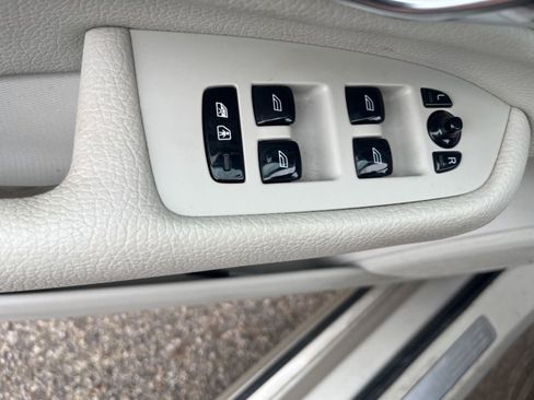 Used 2016 Volvo XC90 T6 Momentum w/ Momentum Plus Package image 12