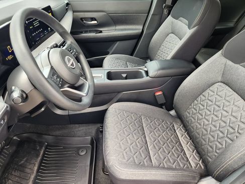 Used 2026 Nissan Kicks SV w/ SV Premium Package FWD image 13