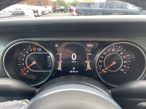 Used 2021 Jeep Gladiator Overland w/ Cold Weather Group AWD/4WD image 40
