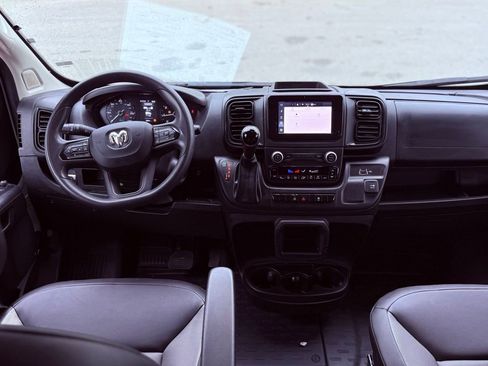 Used 2025 RAM ProMaster 2500 w/ Convenience Group FWD image 9