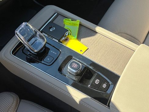 New 2026 Volvo XC90 B6 Ultra w/ Protection Package Premier image 13