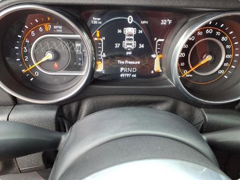 Used 2018 Jeep Wrangler Unlimited Sahara image 25