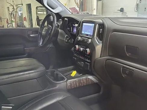 Used 2023 GMC Sierra 2500 Denali w/ Denali Black Diamond Edition image 2