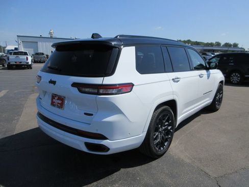Used 2025 Jeep Grand Cherokee L Summit AWD/4WD image 6