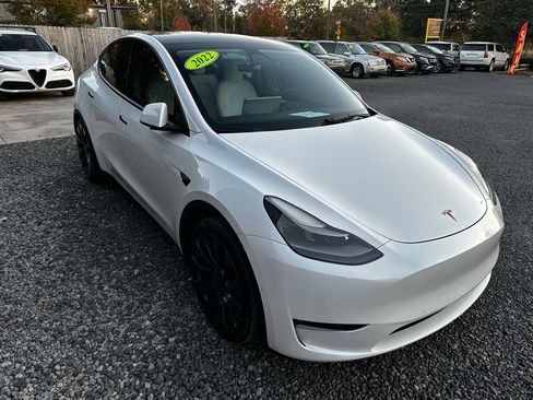 Used 2022 Tesla Model Y Performance image 14