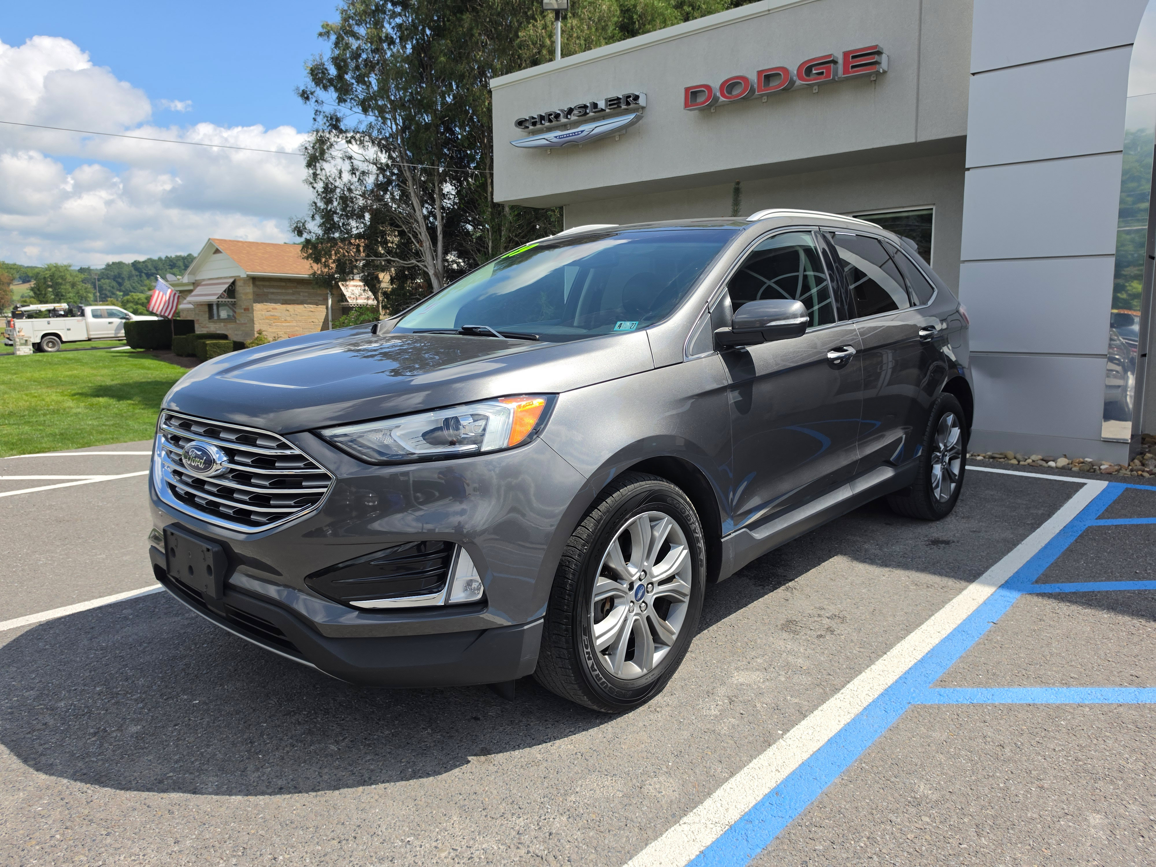 Used 2019 Ford Edge Titanium w/ Cold Weather Package AWD/4WD image 8