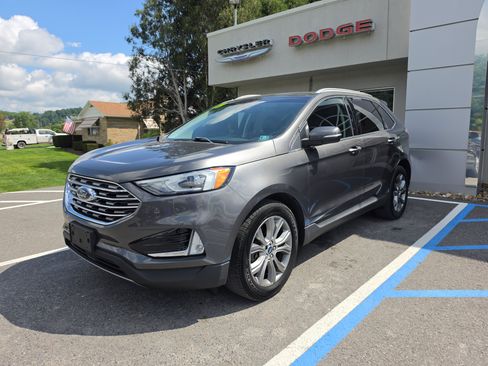 Used 2019 Ford Edge Titanium w/ Cold Weather Package AWD/4WD image 8