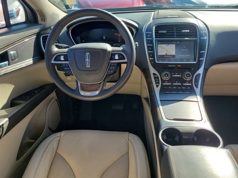 Used 2019 Lincoln Nautilus Select image 15