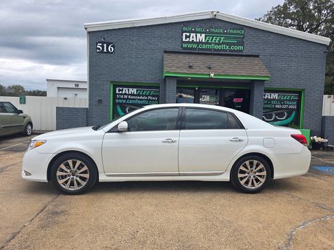 Used 2011 Toyota Avalon Limited image 6