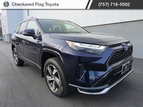 Used 2024 Toyota RAV4 SE w/ Weather & Moonroof Package image 11