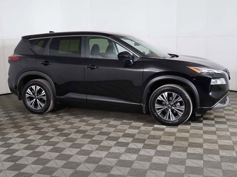 Used 2023 Nissan Rogue SV image 11