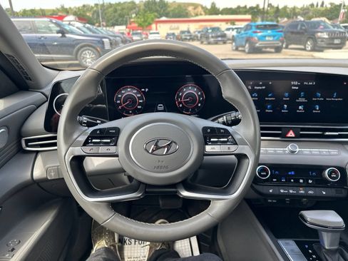 Used 2023 Hyundai Elantra SEL w/ Convenience Package FWD image 37