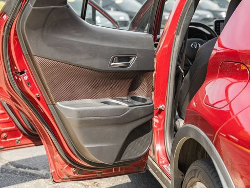 Used 2019 Toyota C-HR Limited FWD image 35