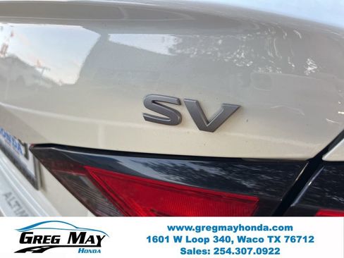 Used 2024 Nissan Altima 2.5 SV FWD image 15