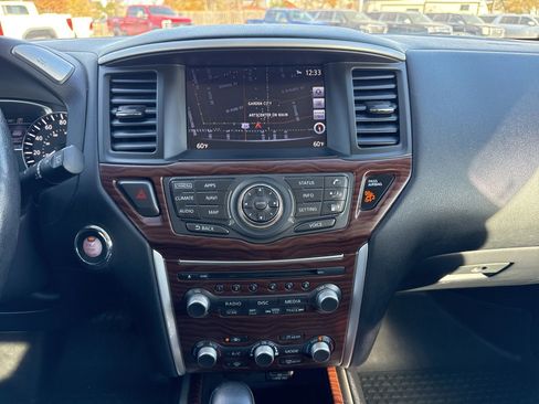 Used 2018 Nissan Pathfinder Platinum image 25