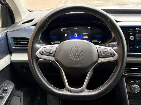 Used 2024 Volkswagen Taos SE AWD/4WD image 14