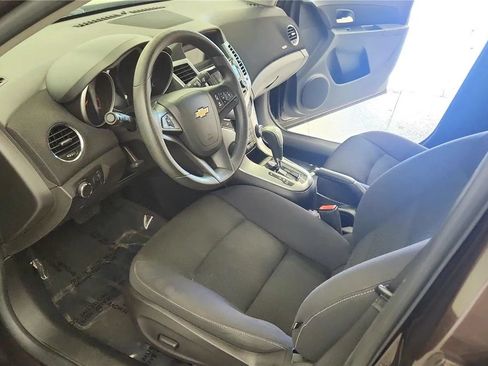 Used 2015 Chevrolet Cruze LT FWD image 14